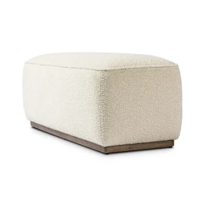 Banca Gabriel tapizada bouclé base roble macizo fabricación muebles personalizados Panamá Taylor Decor Design
