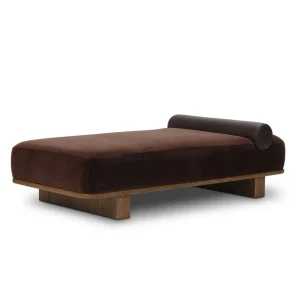 Chaise Thiago madera roble tapizada perfil bajo fabricación muebles personalizados Panamá Taylor Decor Design