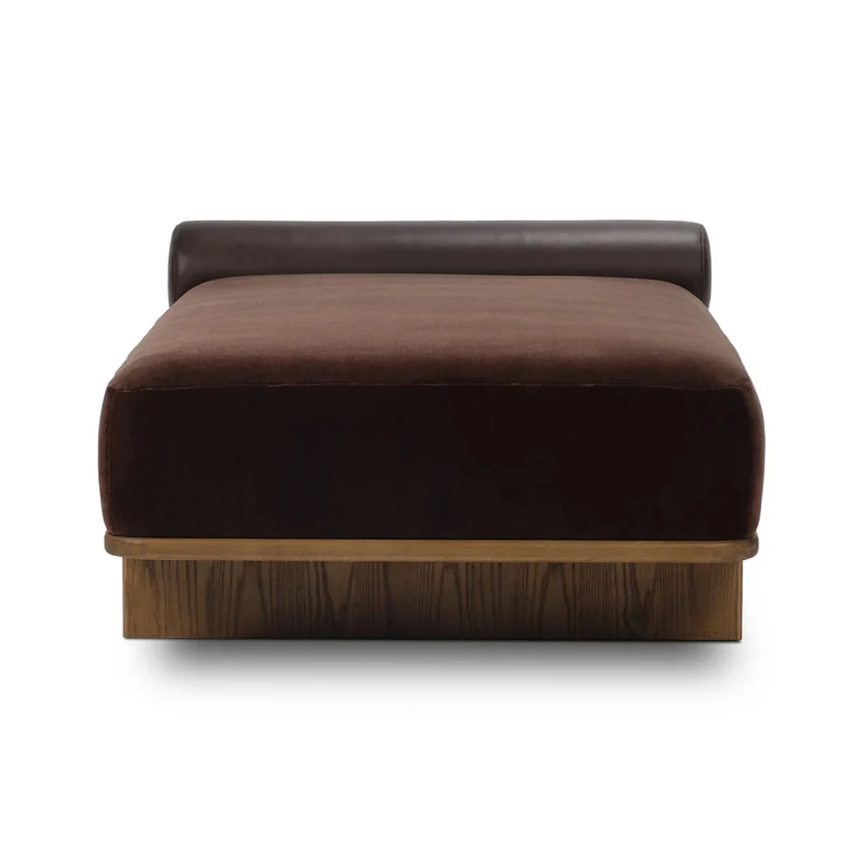 Chaise Thiago madera roble tapizada perfil bajo fabricación muebles personalizados Panamá Taylor Decor Design