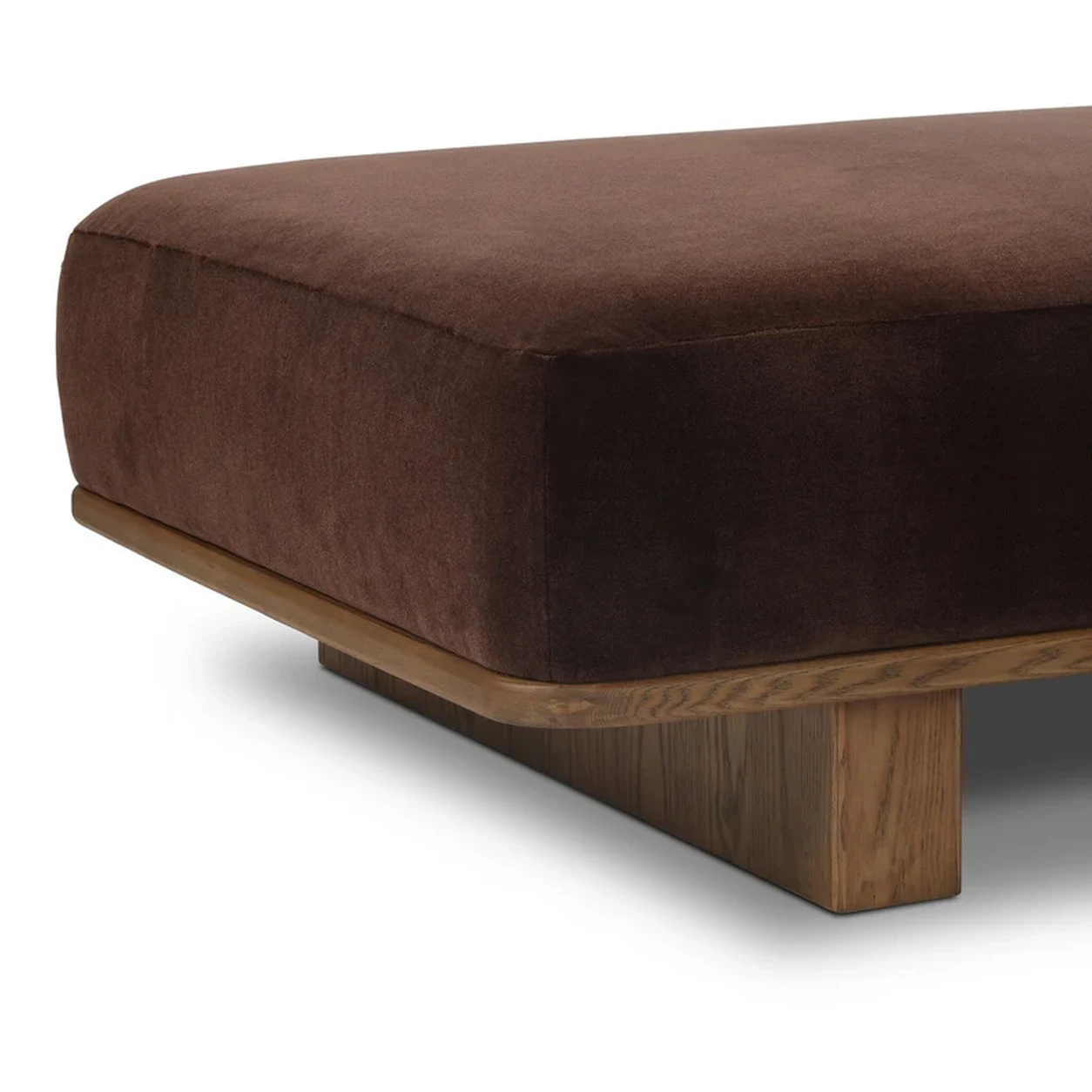 Chaise Thiago madera roble tapizada perfil bajo fabricación muebles personalizados Panamá Taylor Decor Design