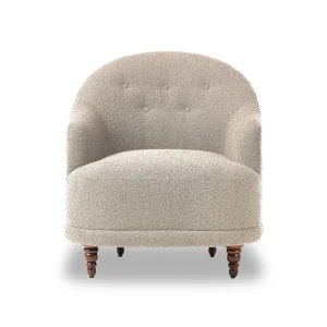 Poltrona Bruno tapizada patas madera torneada diseño clásico contemporáneo fabricación muebles personalizados Panamá Taylor Decor Design