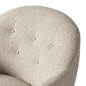 Poltrona Bruno tapizada patas madera torneada diseño clásico contemporáneo fabricación muebles personalizados Panamá Taylor Decor Design