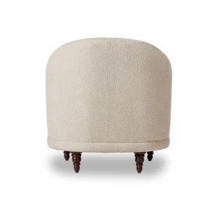 Poltrona Bruno tapizada patas madera torneada diseño clásico contemporáneo fabricación muebles personalizados Panamá Taylor Decor Design