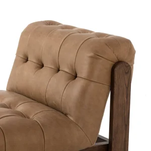 Poltrona Julián tapizado envolvente capitoné botones diseño escultórico fabricación muebles personalizados Panamá Taylor Decor Design