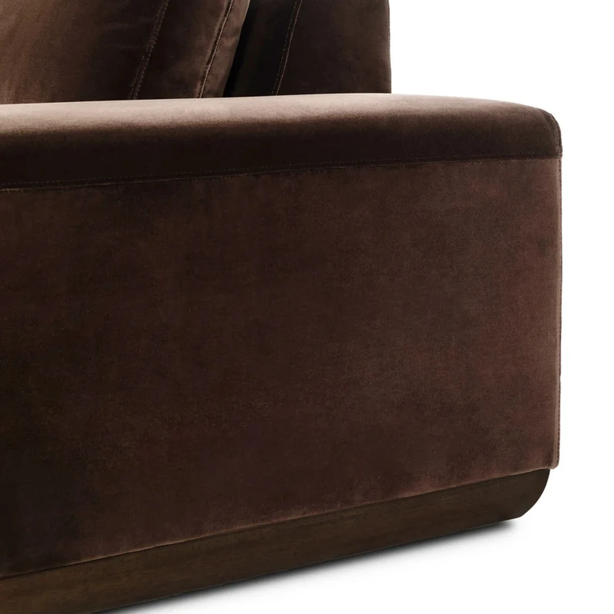 Sofá Nicolás base madera roble asiento profundo fabricación muebles personalizados Panamá Taylor Decor Design