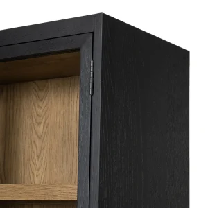 Vitrina Cristóbal chapilla roble puertas vidrio repisas almacenamiento fabricación muebles personalizados Panamá Taylor Decor Design