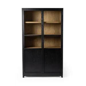 Vitrina Cristóbal chapilla roble puertas vidrio repisas almacenamiento fabricación muebles personalizados Panamá Taylor Decor Design