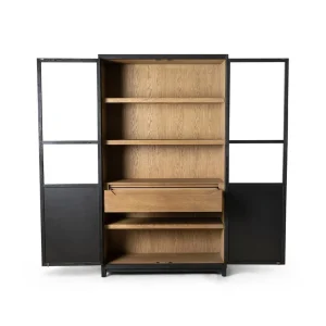 Vitrina Cristóbal chapilla roble puertas vidrio repisas almacenamiento fabricación muebles personalizados Panamá Taylor Decor Design