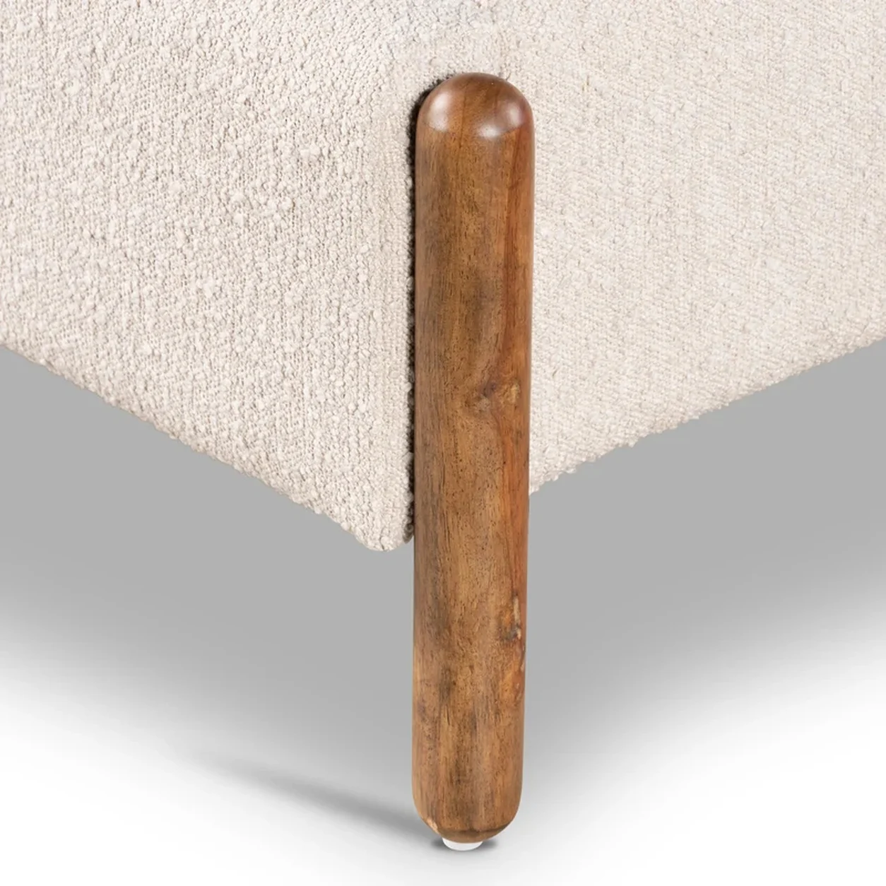 Cama Matilde cabecero acanalado tapizado bouclé roble macizo diseño contemporáneo fabricación muebles personalizados Panamá Taylor Decor Design