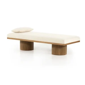 Chaise Damián roble macizo patas cilíndricas acanaladas tapizada diseño Mid Century fabricación muebles personalizados Panamá Taylor Decor Design